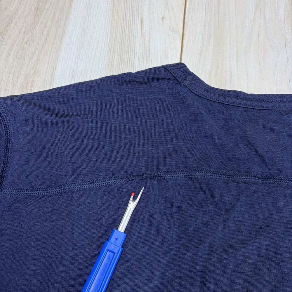 Icebreaker Merino Wool T-Shirt Mens Large Navy Blue Long Sleeve Tee Athletic - Picture 7 of 9
